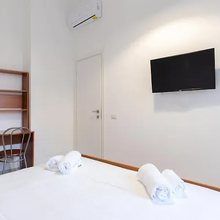 Lejlighed Joivy Minimalistic Flat Near The Centre Milano
