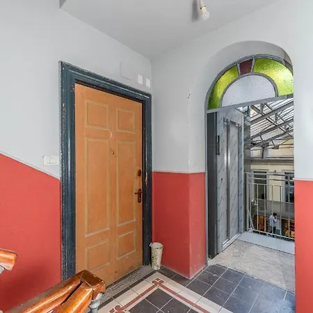 Design In Navigli Area! Milan