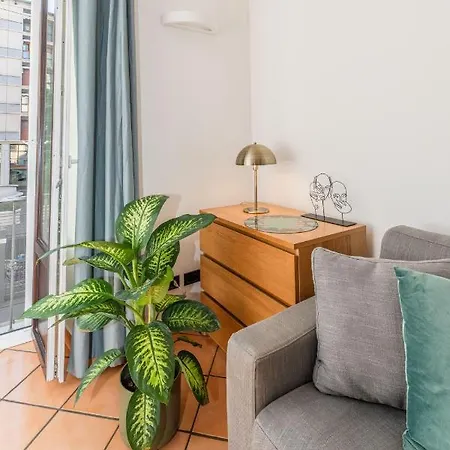 Design In Navigli Area! Apartment