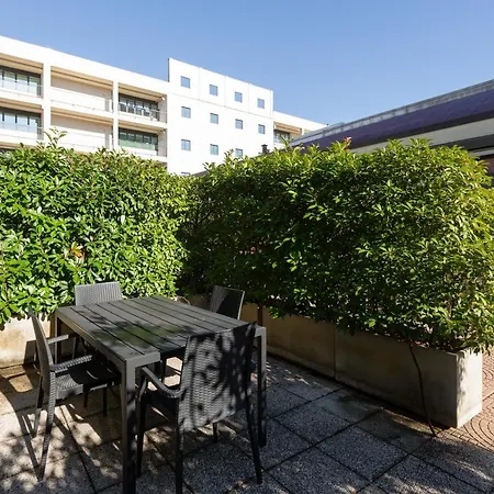Guesthost - Vigentino Loft With Terrace * Mailand