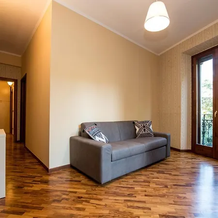 Shortmi Montello Milan