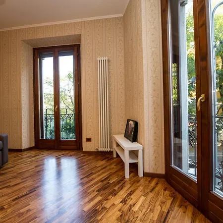 Shortmi Montello * Milano