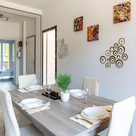 Free Parking-niguarda Magic&charm *
