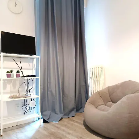 A Casa Di Rosa In Citta Studi Daire Milano
