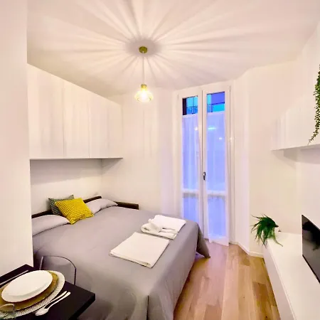 Casa Blanca Porta Venezia * Milan