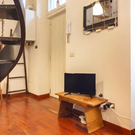 Navigli - Centro Vintage Apt - Free Wifi & Relax Apartment
