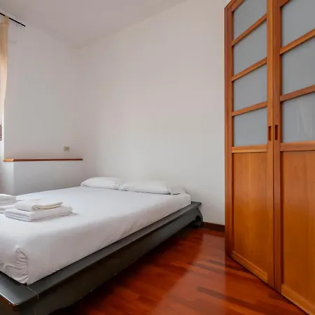 Apartment Ihost Flat - Sestini 11 *