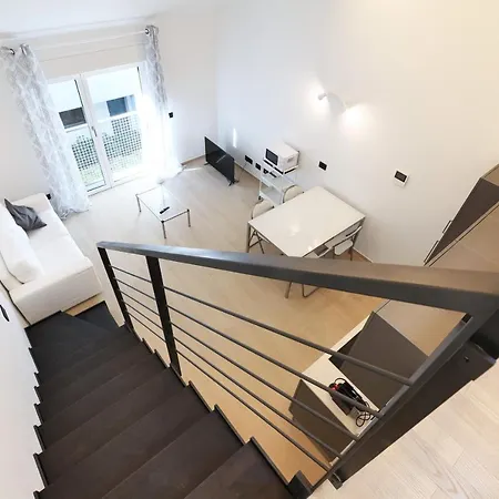 Mila Cavalcabo Mailand