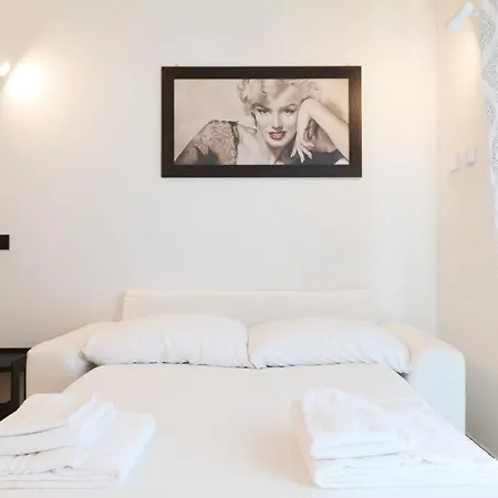 Mila Cavalcabo Apartment *