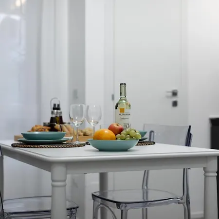 Apartment Divi Navigli *