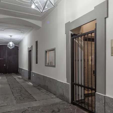 Apartment Charme Milan-300m Dal Duomo