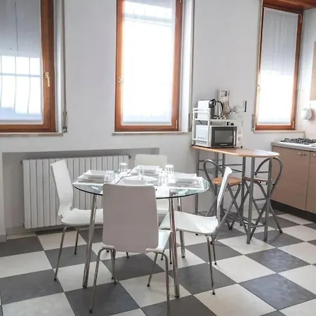 Self Check-in & Netflix 10 Min To Duomo Mm1 Red Daire
