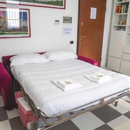 Self Check-in & Netflix 10 Min To Duomo Mm1 Red * Milano