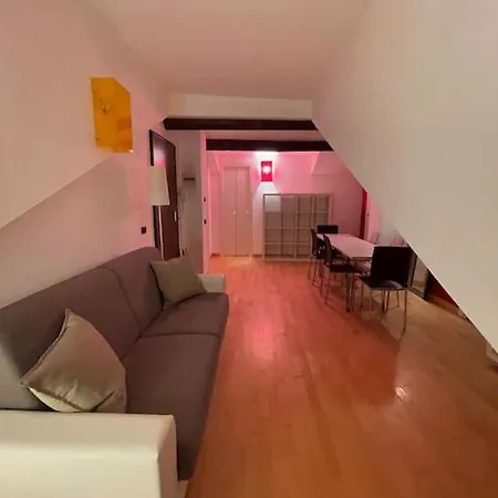 Attic דירה *