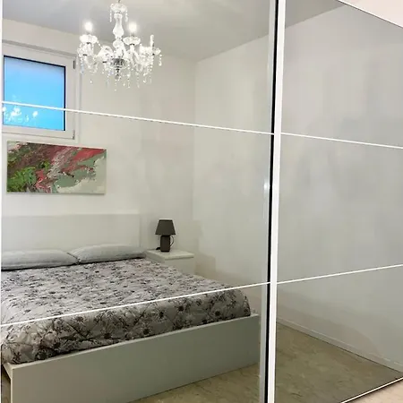 Apartman The White House, Modern In Center Milánó