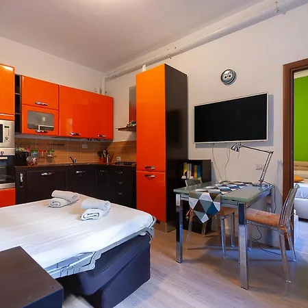 Casa Monet - 10 Minuti Dal Duomo Apartment *