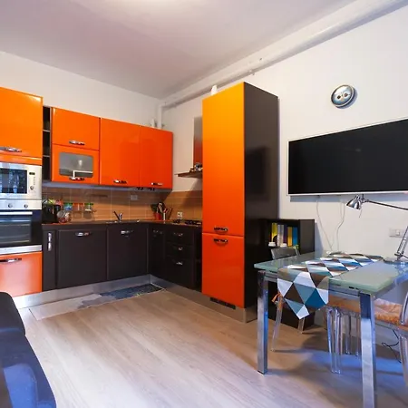 Casa Monet - 10 Minuti Dal Duomo Apartment
