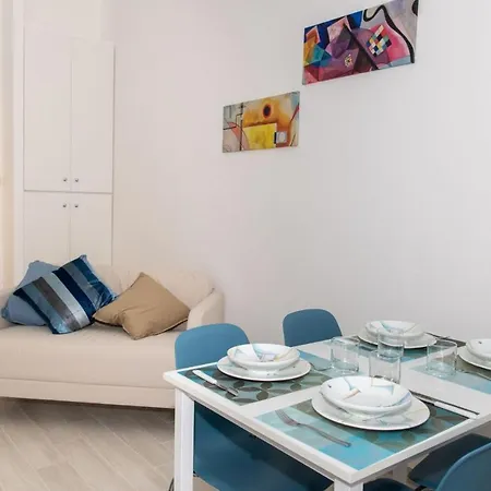 The Palm Sisters - Navigli, Bocconi Apartment