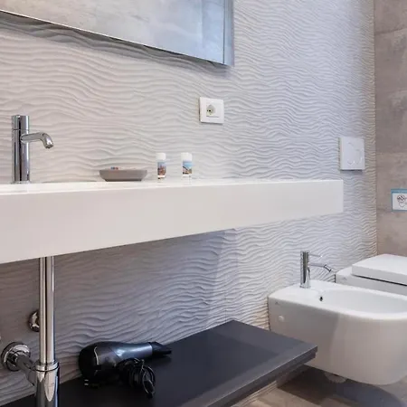 Italianway - Petrella 6 * Milano