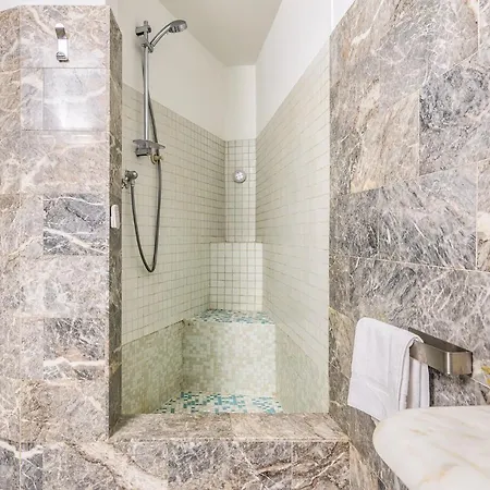 Nuovo Elegante Trilocale Tra Duomo E Darsena Апартаменты