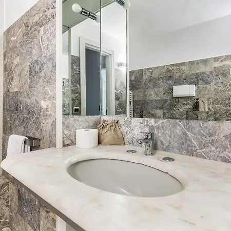 Апартаменты Nuovo Elegante Trilocale Tra Duomo E Darsena