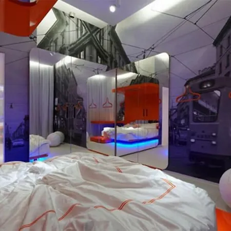 +parking 1 Minuto Metro M4 * 米兰
