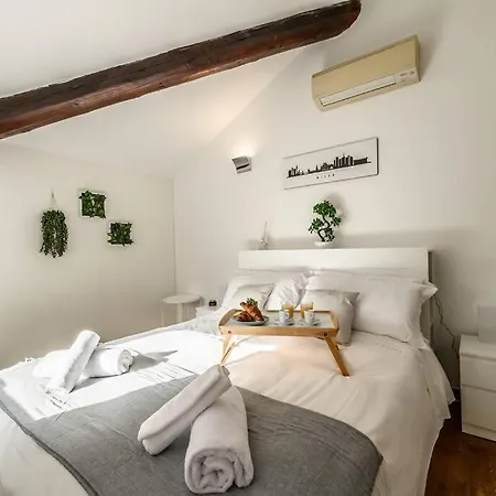 Buenos Aires' Nest - 10 Minutes From Duomo With Terrace شقة