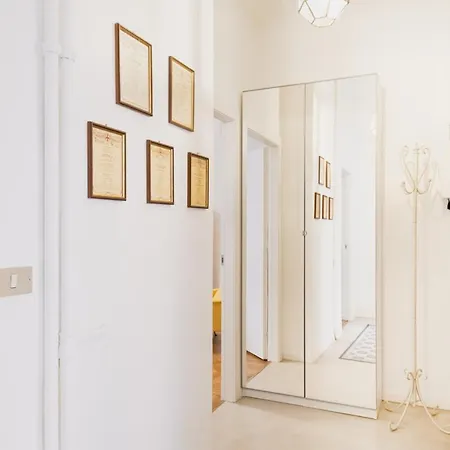 Easylife - - Morgagni 6 - Porta Venezia Milano