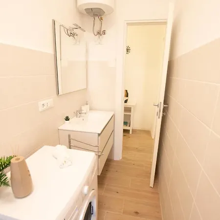 Apartmán Ihost - Mancini 14 *