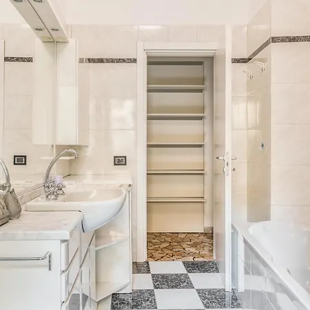 Apartamento Ampio Zona Moscova Con Due Terrazzi