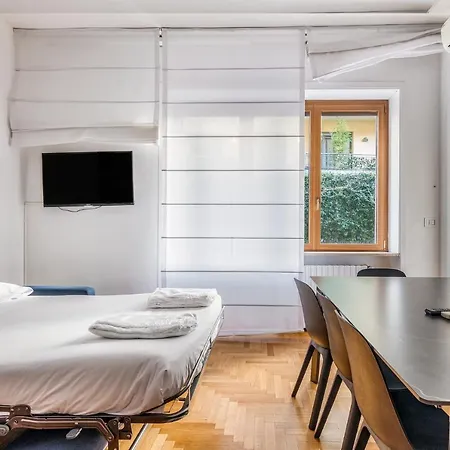 Ampio Zona Moscova Con Due Terrazzi