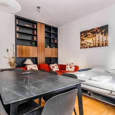 Ampio Zona Moscova Con Due Terrazzi