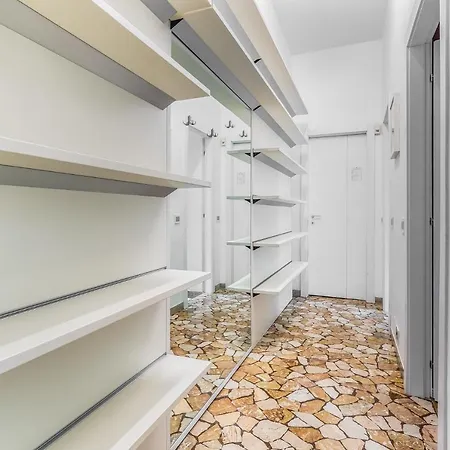Apartment Ampio Zona Moscova Con Due Terrazzi *