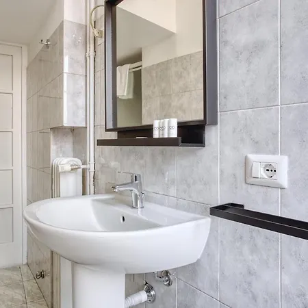 Joivy Mauri - Cosy Flats Near The Duomo Milán