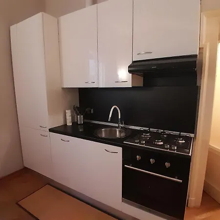 Martina, Silenzioso A 100 Metri Dalla Metropolitana 公寓 *