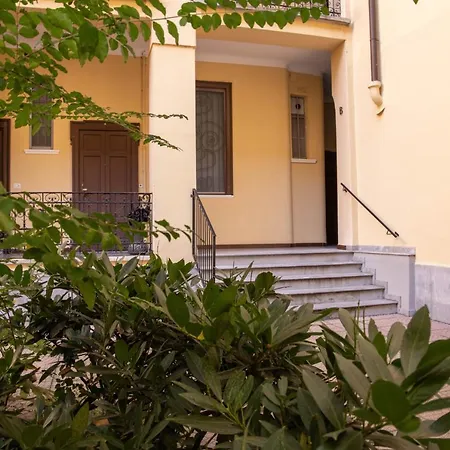Daire Cozy Retreat In Plinio Street *