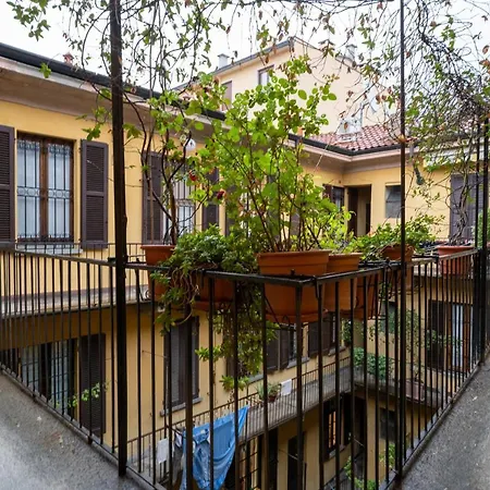 Casa Bambu - Top Floor Apartment In The Heart Of Navigli - 15 Mins From Duomo ميلان