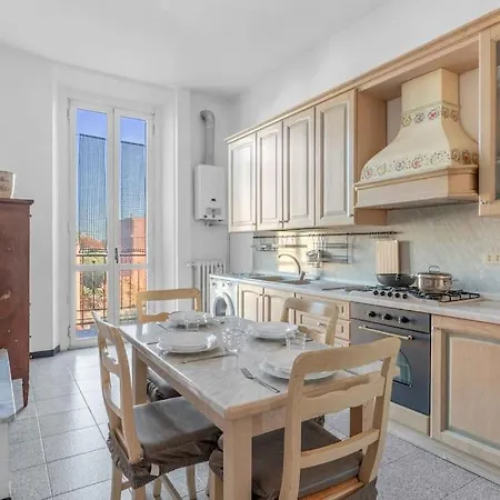 15 Min From Duomo Xxl House Near Metro M3 Milán