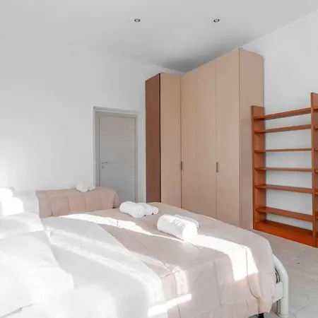 15 Min From Duomo Xxl House Near Metro M3 Milán