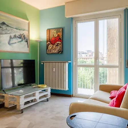 La Casa Dell'artista - *