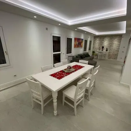 Garden House דירה