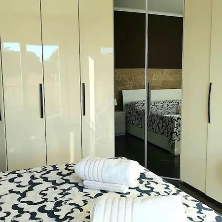 Bilocale Luminoso E Accogliente Zona Marche Apartmán *