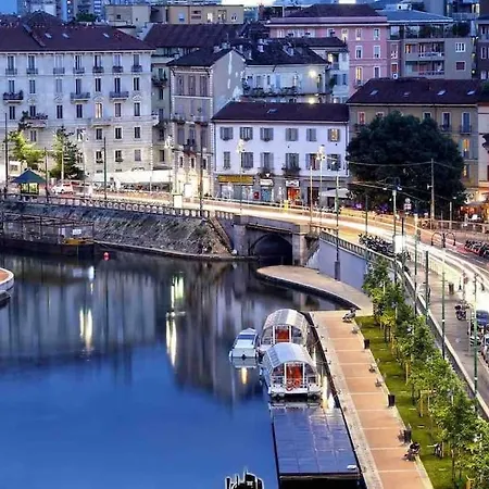 Navigli Ringhiera House شقة