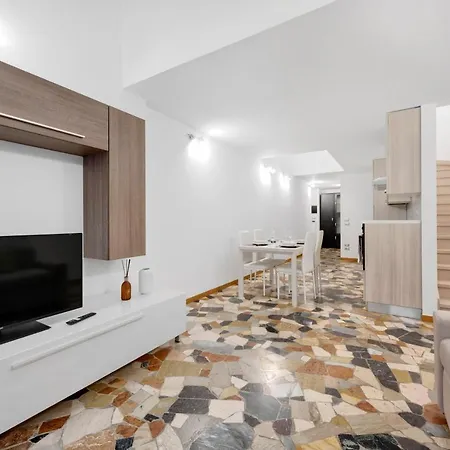 Con Metro Diretta 10 Minuti Duomo * Milano