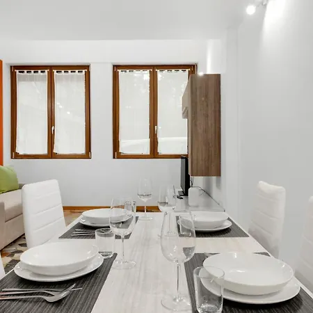 Con Metro Diretta 10 Minuti Duomo Apartmán *