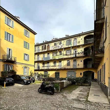 Apartment Navigli/ticinese - La Casa Di Paola Milan