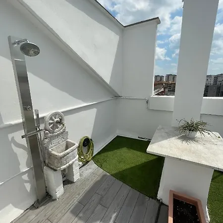 Apartment Con Ampia Terrazza E Vista Su Mailand
