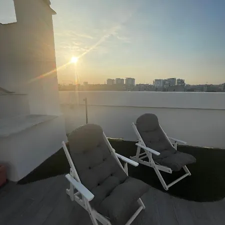Apartment Con Ampia Terrazza E Vista Su Milan