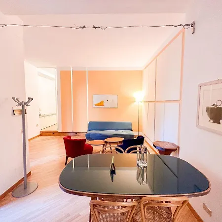 Cool House In Center 公寓 *
