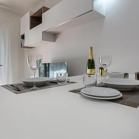 شقة Central/garibaldi Luxurious Two-room Apartment. ميلان